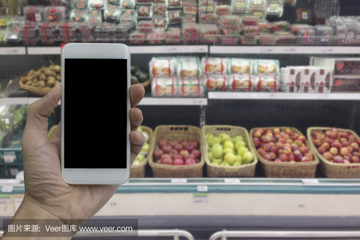 手拿著智能手機